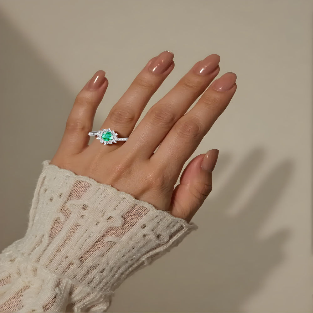 Luxury Emerald Ring