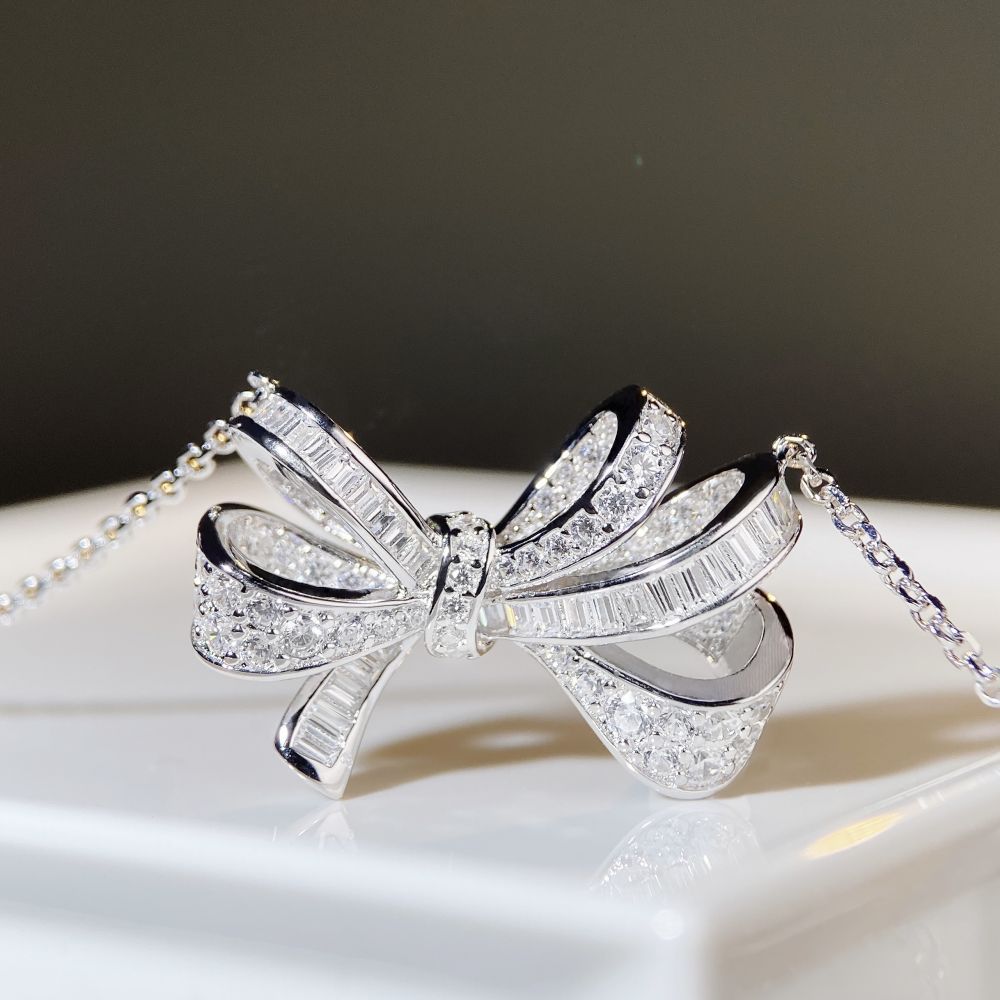 Bow Necklace